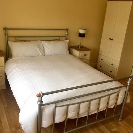 Semesterbostad Leghowney House