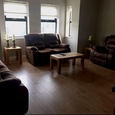 Semesterbostad Leghowney House